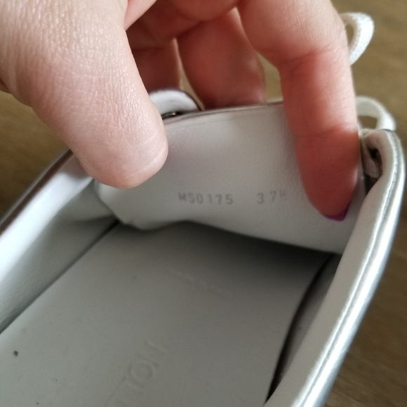 Louis Vuitton silver sneakers - Picture 10 of 12